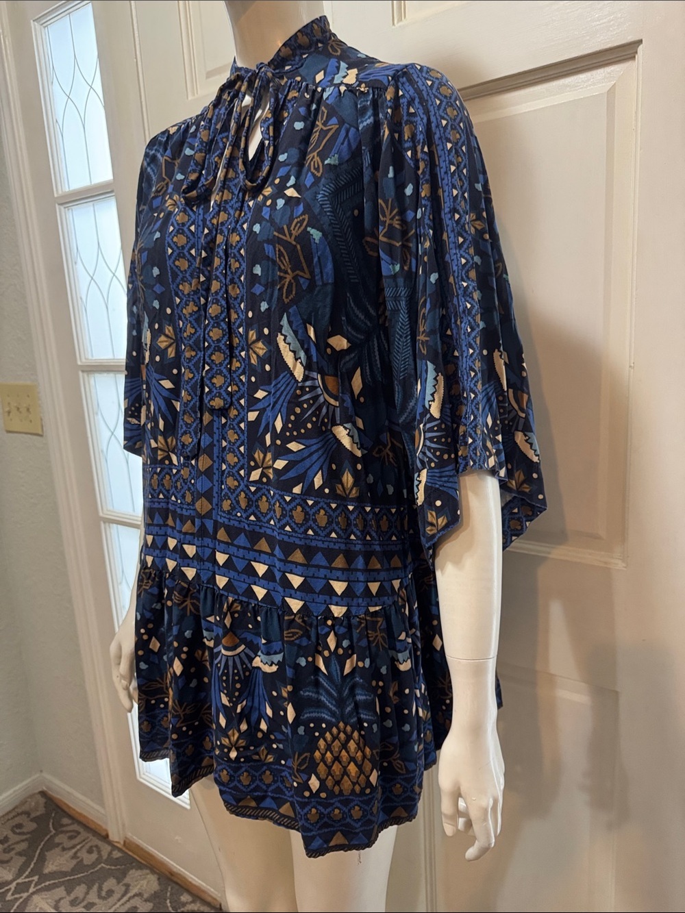 Farm Rio Tropical Magic Blue Patterned Tie-Neck Women’s Dress Size Medium - Picture 8 of 15